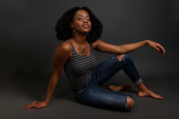 What are the best ways to create a capsule wardrobe that works for every season?